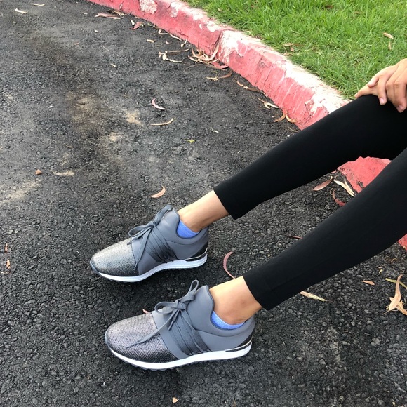 LAST ONE ♥️ GRAY METALLIC LACE SNEAKERS - Picture 7 of 7